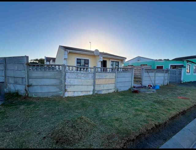 2 BEDROOM HOUSE FOR SALE IN IKWEZI PARK